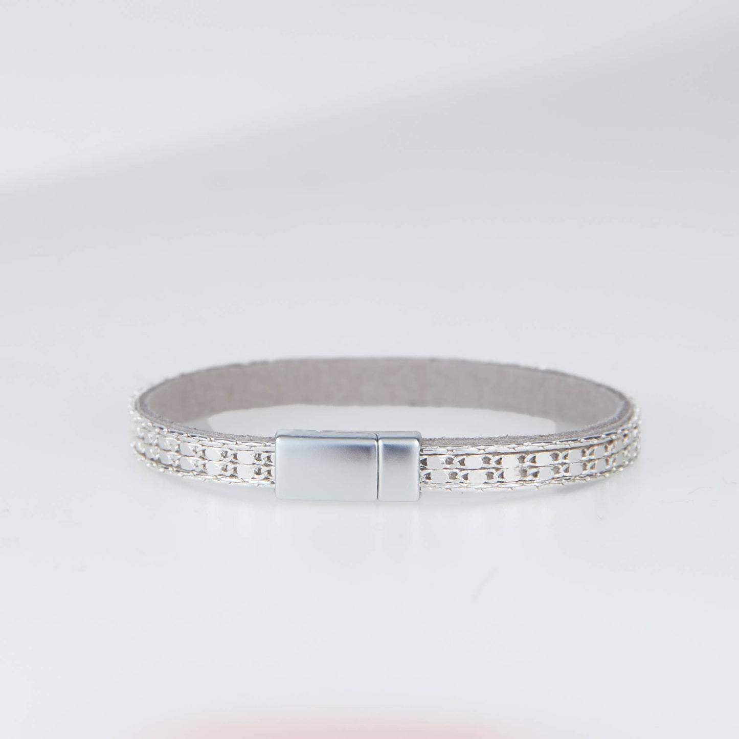 Marlie Dainty Chain Magnetic Bracelet