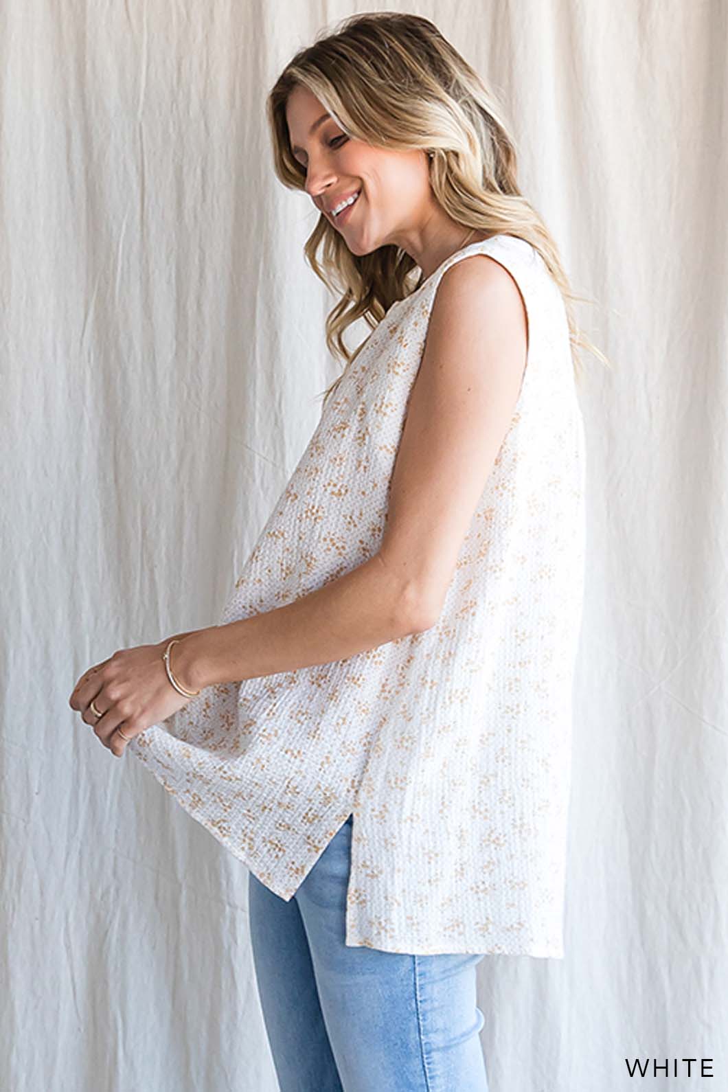 63563W - Women's Cotton Gauze Floral Sleeveless Top